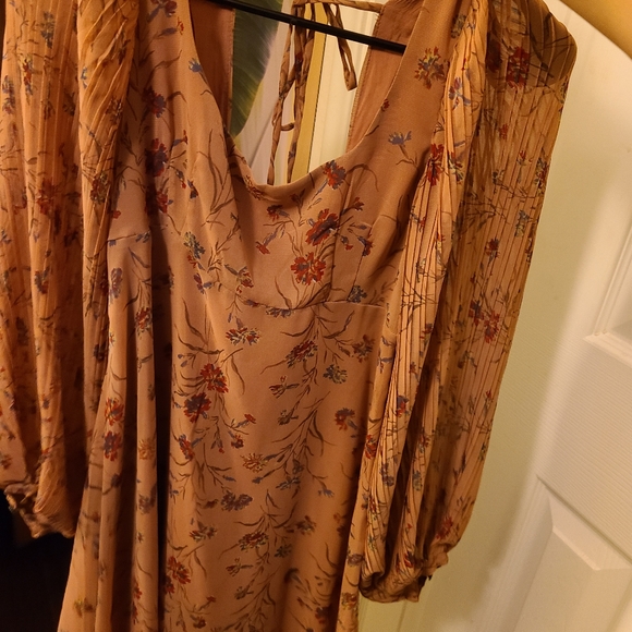 Urban Outfitters Puff sleeve floral open ba… - Picture 11 of 15